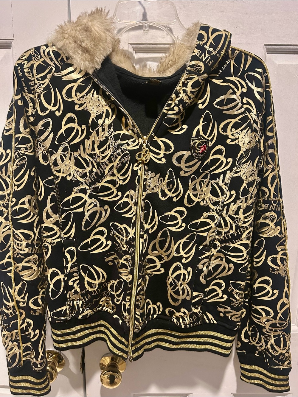 Y2K Gunit Black & Gold Script-Print Faux-Fur Hooded Zip Sweatshirt